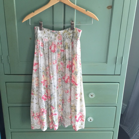Ecote Dresses & Skirts - Ecote brand urban outfitters midi floral skirt XS